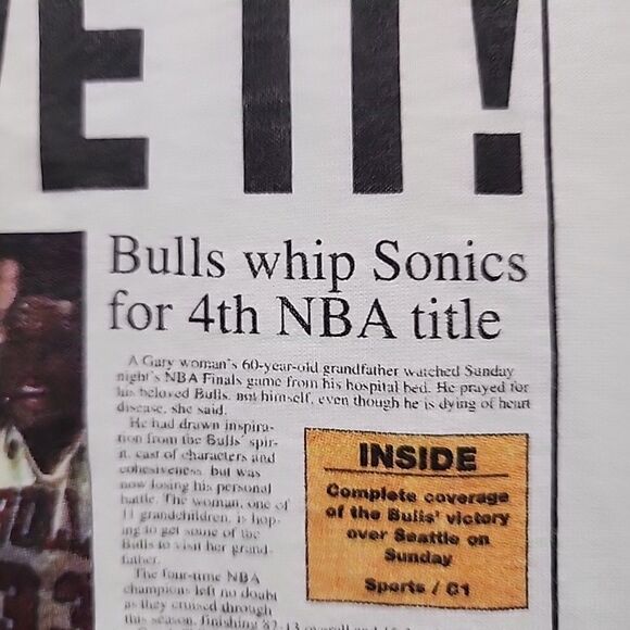 Vintage Hanes T-shirt XL 1996 Newspaper Front Page Chicago Bulls 4th NBA Title - Picture 15 of 16